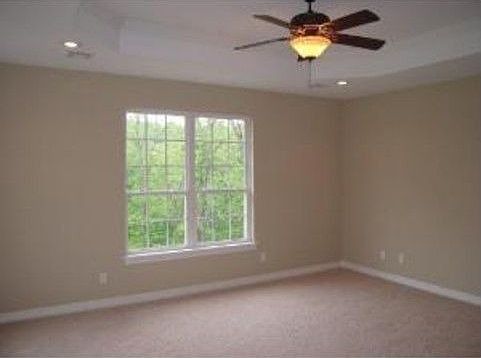 5th image of 12 Theodore Dr
