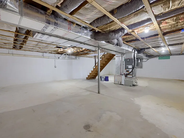 1738 W Main St #A — Photo 44