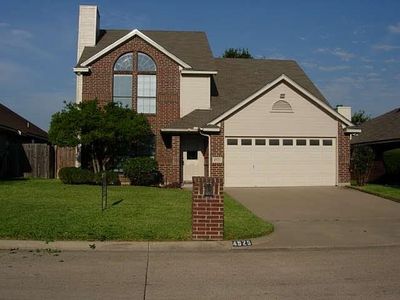 4925 Colonial Park Dr, Haltom City, TX, 76117