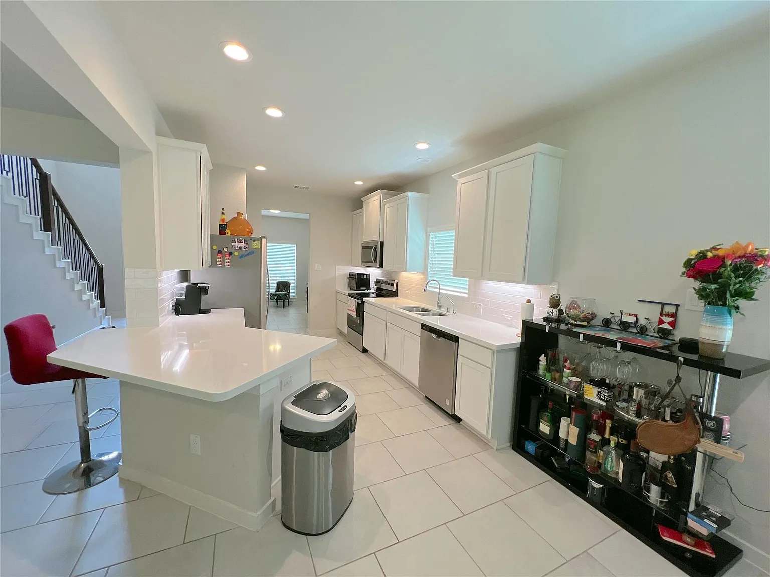 4 bed, 2.5 bath, 2455 sqft, $2,650 — Photo 4