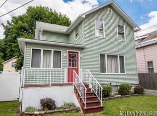 9413 Pear St, Chadwicks, NY 13319