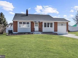 204 Ivy Rd, Edgewater Park, NJ 08010