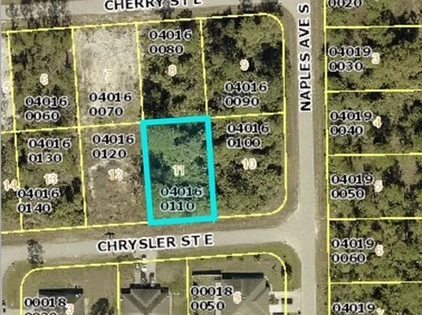 1249 Chrysler St, Lehigh Acres, FL 33974