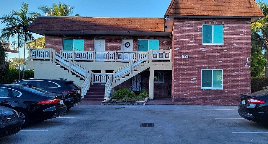 1st image of 821 NE 18th Ct APT 5