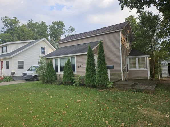 130 E Sycamore St, Wayland, MI 49348