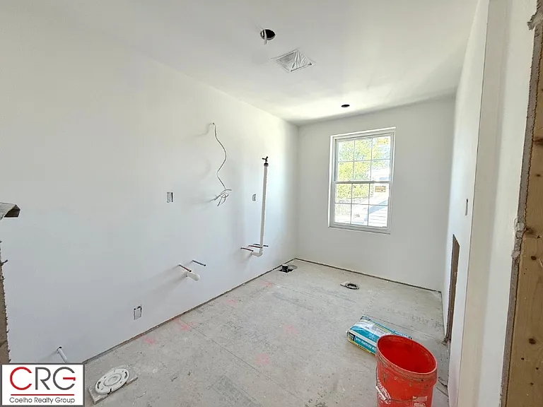 140 Summer St #1 — Photo 32