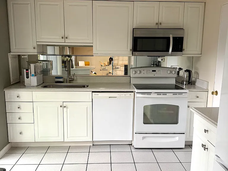 1531 Palmgren Dr — Photo 3
