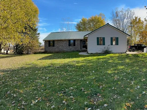 8484 Sober Rd, Fowlerville, MI 48836