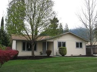 1207 SE Marjean Ln, Grants Pass, OR 97526