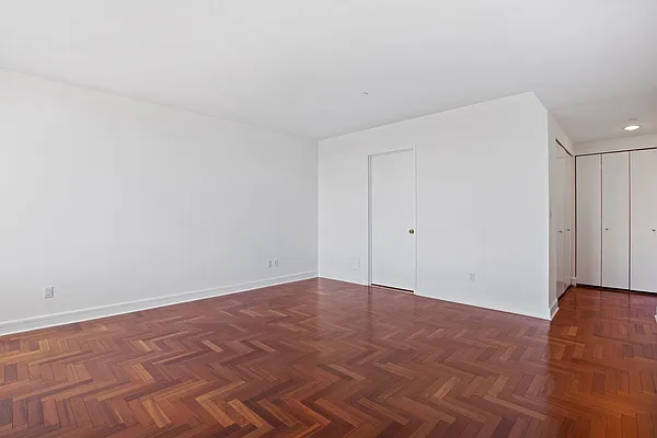 Sold by Nest Seekers International | media 21