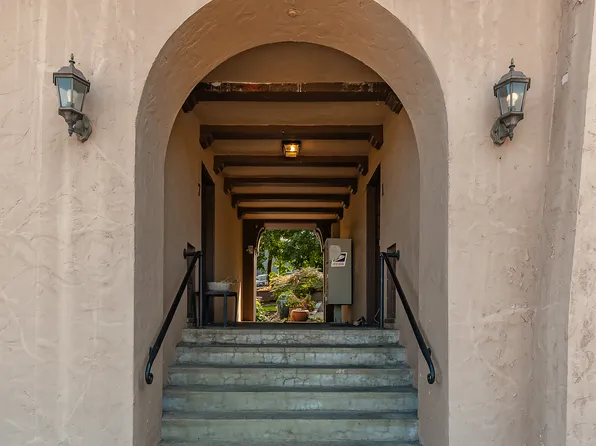 Vista Court