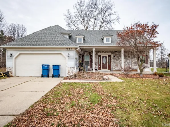 4569 Hickory Pointe Blvd, Ypsilanti, MI 48197