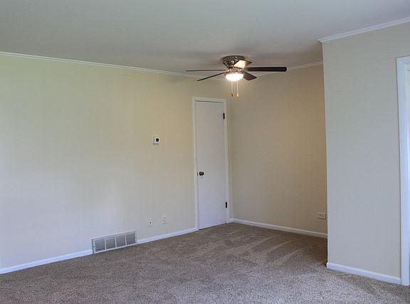 3rd image of 63 Pine Ct