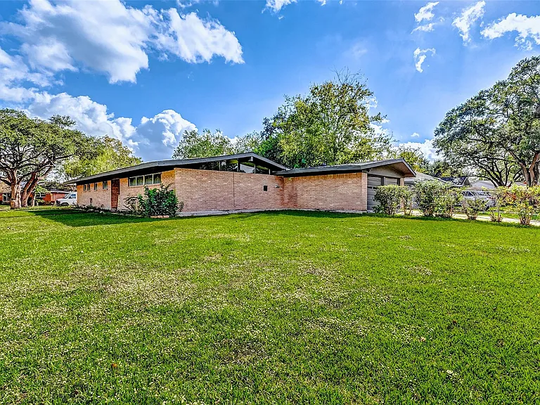 5519 Burlinghall Dr — Photo 3