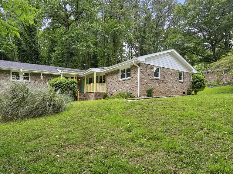 2889 White Oak Dr — Photo 5