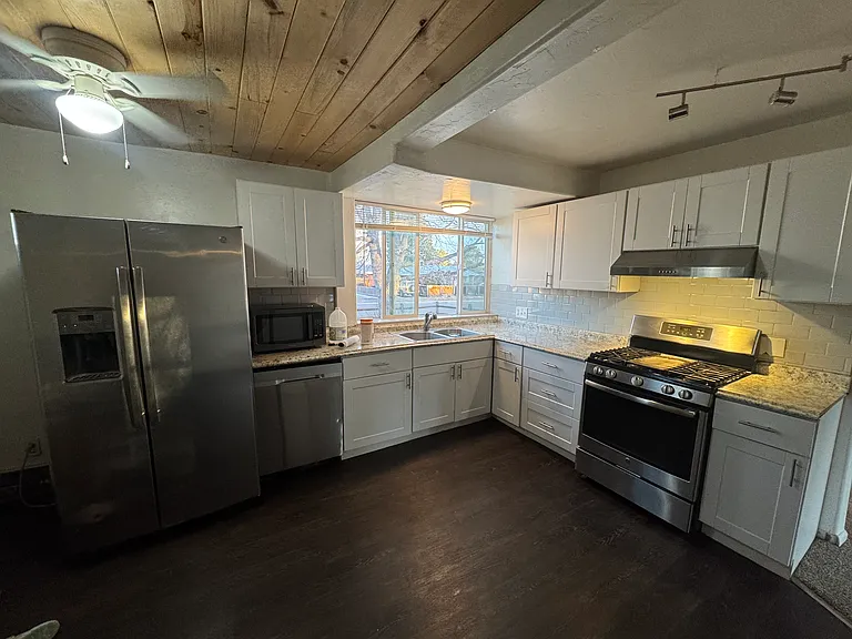 4373 Moore St — Photo 3