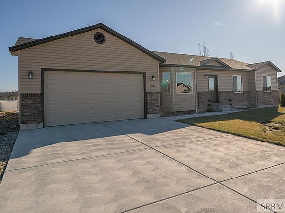 3rd image of 2826 N Golden Rod Dr