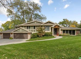 8602 Hickory St, Omaha, NE 68124