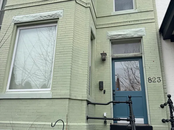 823 8th St NE, Washington, DC 20002