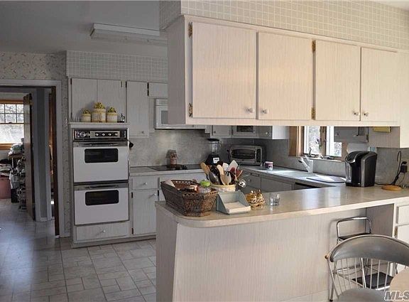 3rd image of 26 Landview Dr