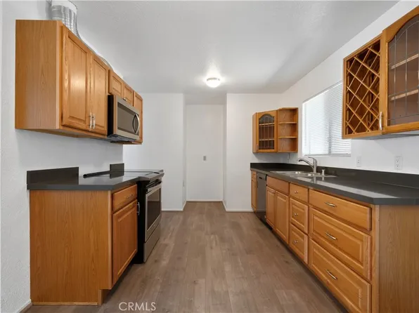 1909 N Summit Ave, Pasadena, CA 91103
