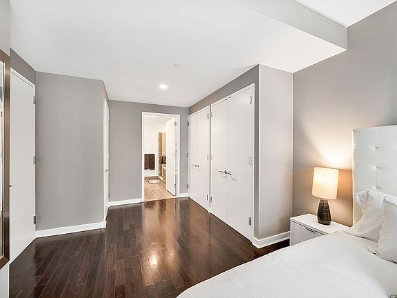 4th image of 130 W 19th St APT 6A