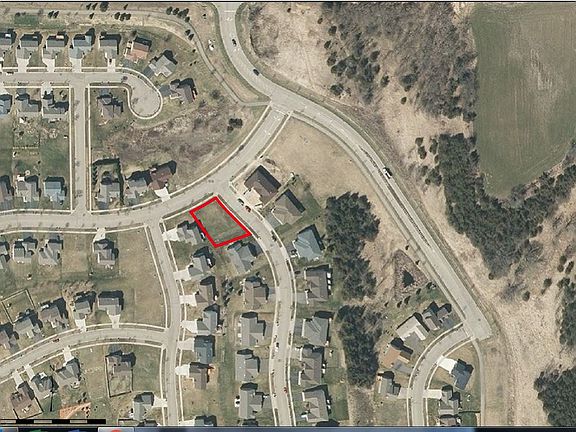 4th image of 991 Fairchild Dr