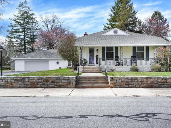 208 N 3rd St, New Freedom, PA 17349