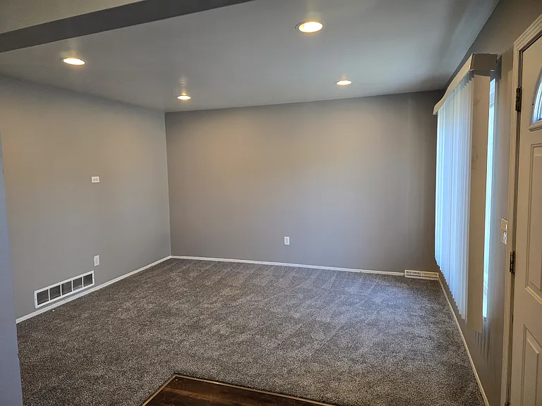 8509 Paige Ave — Photo 2