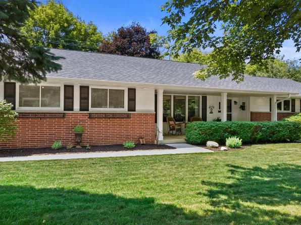 2500 Markridge CIRCLE, Mount Pleasant, WI 53405