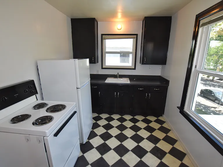 509 Everett Ave — Photo 18