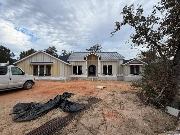 112 TIMBER CYN, La Vernia, TX 78121