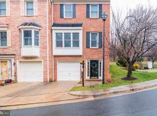 31 Carriage House Cres, Alexandria, VA 22304