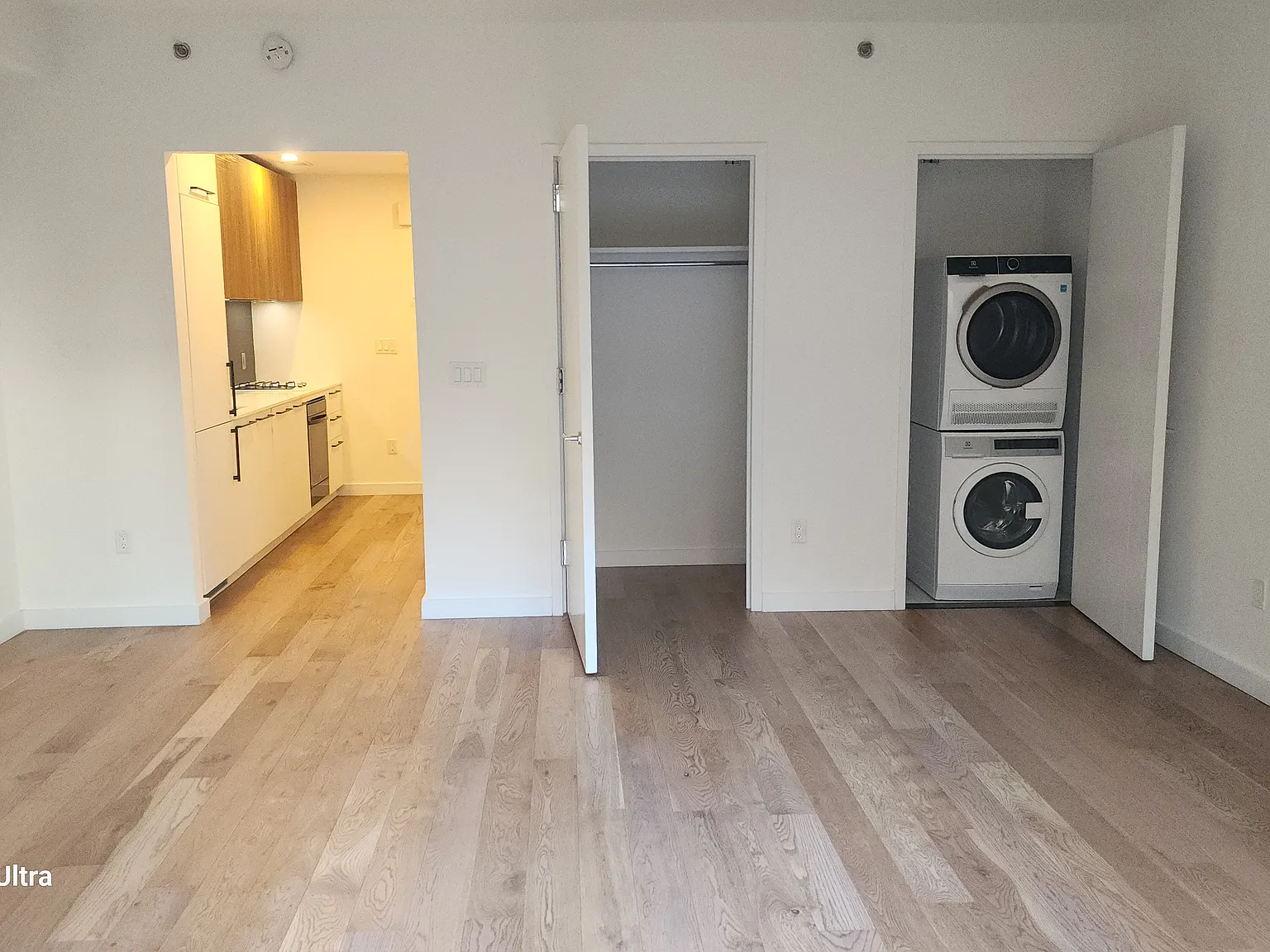 445 West 35th Street — Photo 4