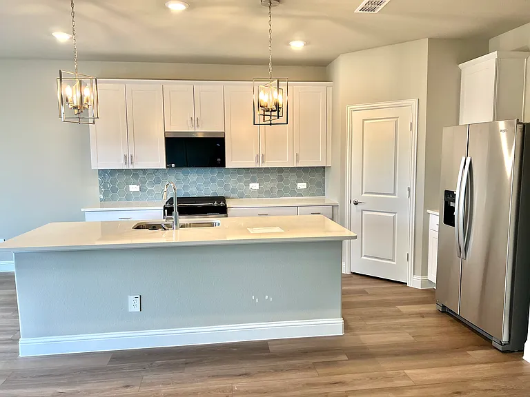 1409 Winters Way — Photo 4