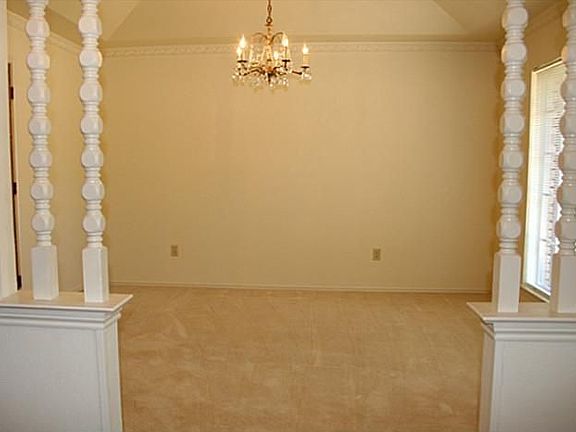 4th image of 1812 Tennyson Dr