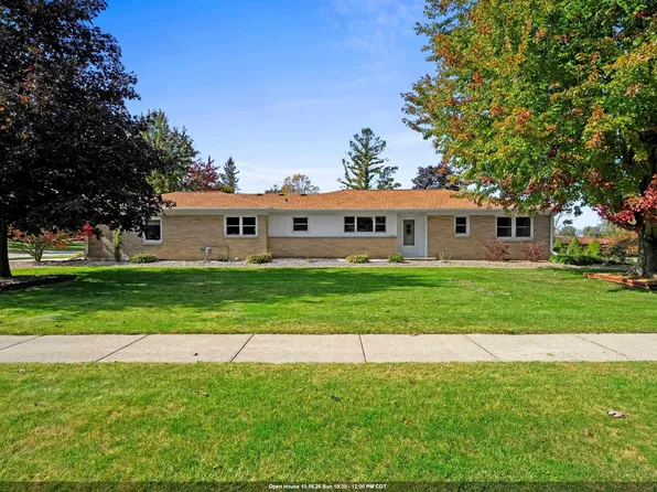 213 Main St, Pulaski, WI 54162