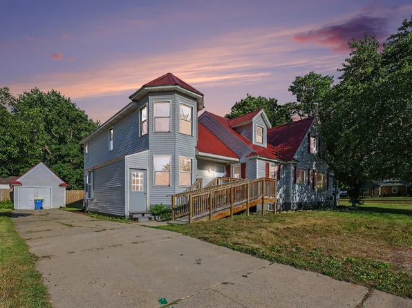 631 Three Mile Rd NE, Grand Rapids, MI 49505