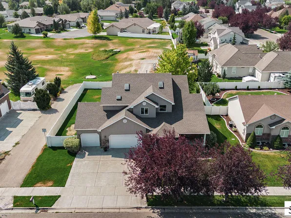 2094 Autumn Ln, Idaho Falls, ID 83404