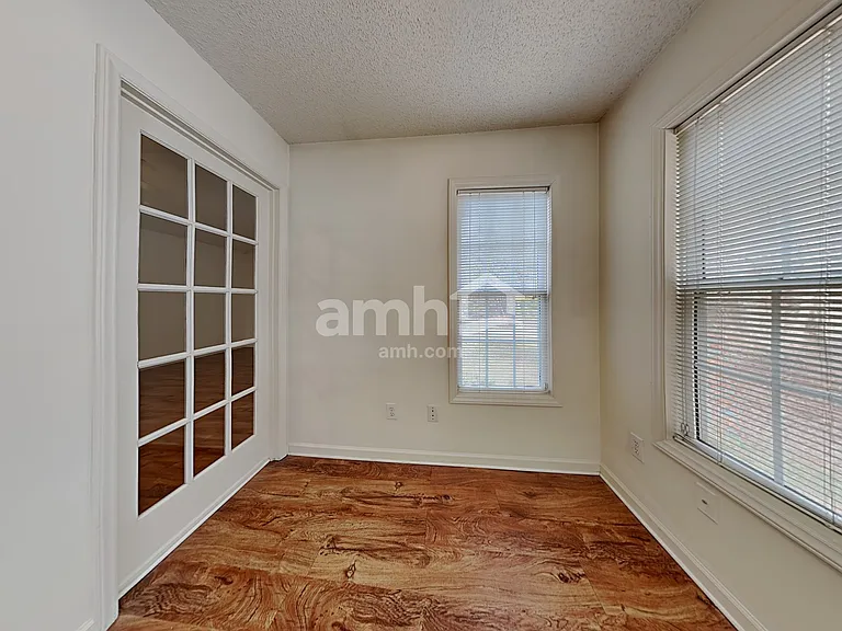 185 Charlotte Ct — Photo 16