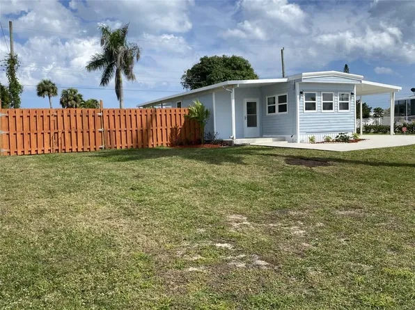 8457 SE Swan Ave, Hobe Sound, FL 33455