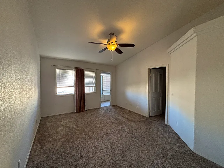 40508 Fieldcrest Ln — Photo 10