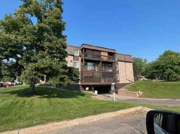 4207 Lakeside Ave N APT 131, Brooklyn Center, MN 55429
