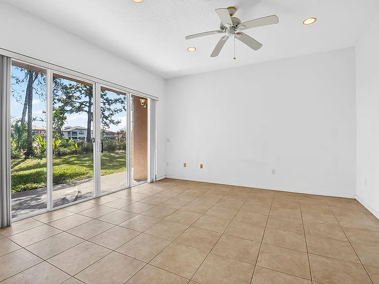 2431 Westmont Dr — Photo 15