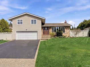 1 Ryan Court, Syosset, NY 11791