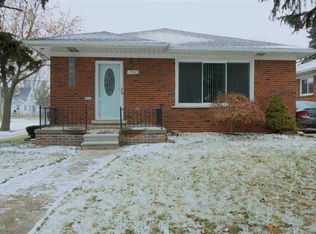 17803 Veronica Ave, Eastpointe, MI 48021