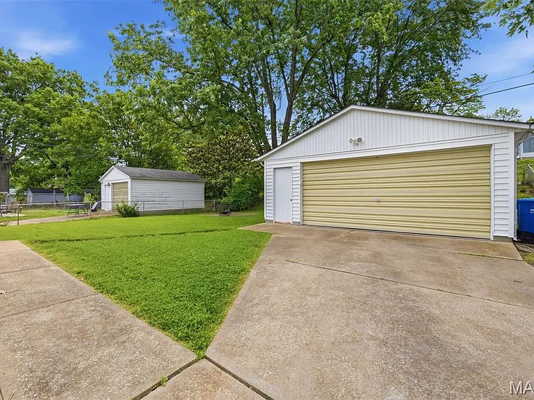 10840 Bernadine Dr — Photo 11