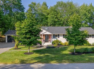 7 Knight St, Falmouth, ME 04105