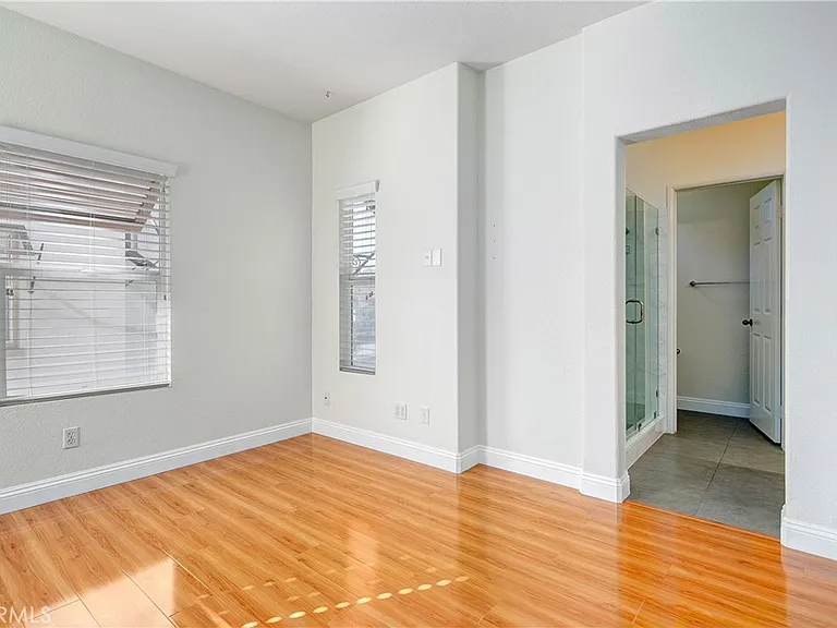 600 E Walnut St — Photo 11