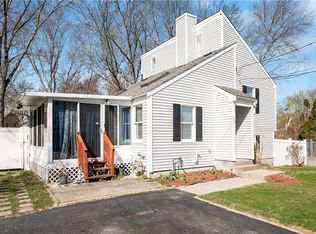 251 Mendon Rd, Woonsocket, RI 02895